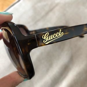 GUCCI SUNGLASSES